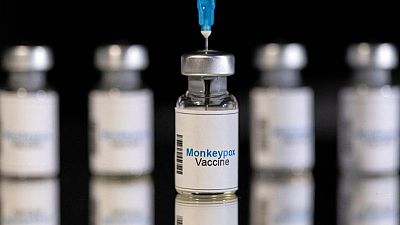 África advierte contra el acaparamiento de vacunas por el brote de viruela del mono