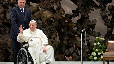 البابا فرنسيس يستعد للقيام بجولة أفريقية رغم متاعبه الصحية