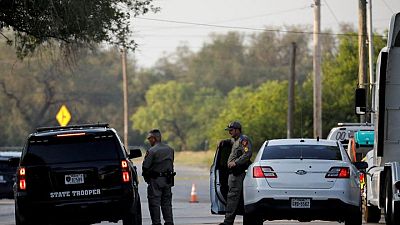 المحققون يحاولون تحديد الأخطاء الجسيمة التي حالت دون منع مذبحة مدرسة تكساس