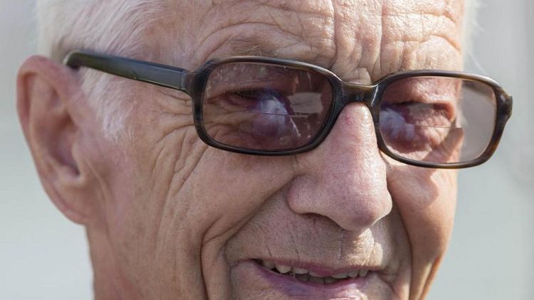 وفاة بطل سباقات الخيول البريطاني بيجوت عن 86 عاما