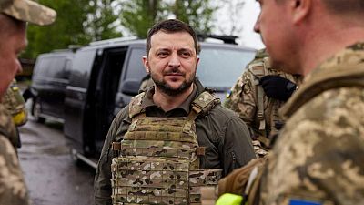 الرئيس الأوكراني: البنية الأساسية في سيفيرودونيتسك دمرت بالكامل