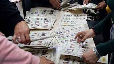 في نتيجة مفاجئة يساري ورجل أعمال يخوضان الجولة الثانية من انتخابات الرئاسة بكولومبيا