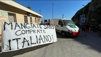 Stop tir, anche d'accordo con venditori e grossisti ittici Stop tir, anche d'accordo con venditori e grossisti ittici