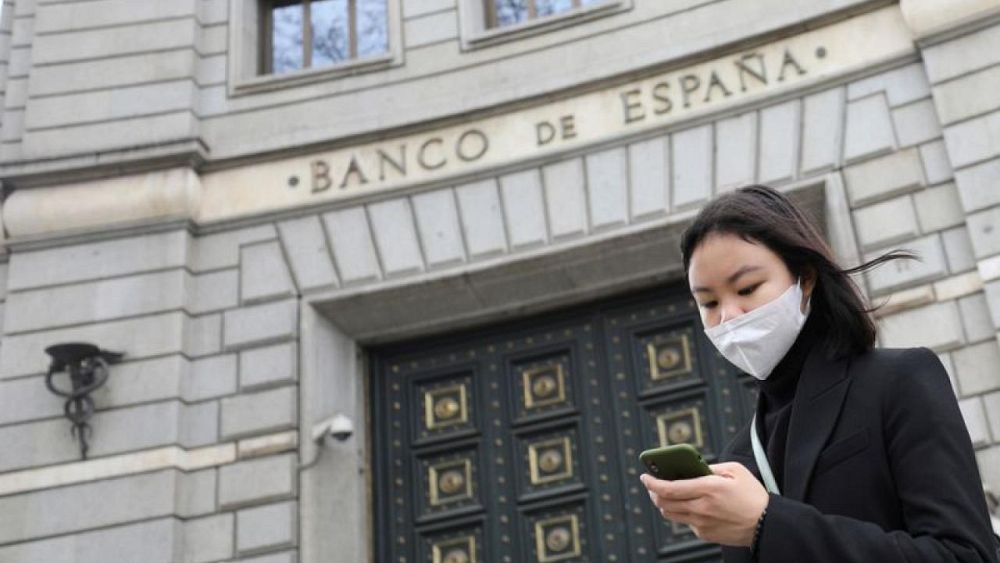 El Banco de España insta a los prestamistas a proteger el capital a medida que aumentan los riesgos