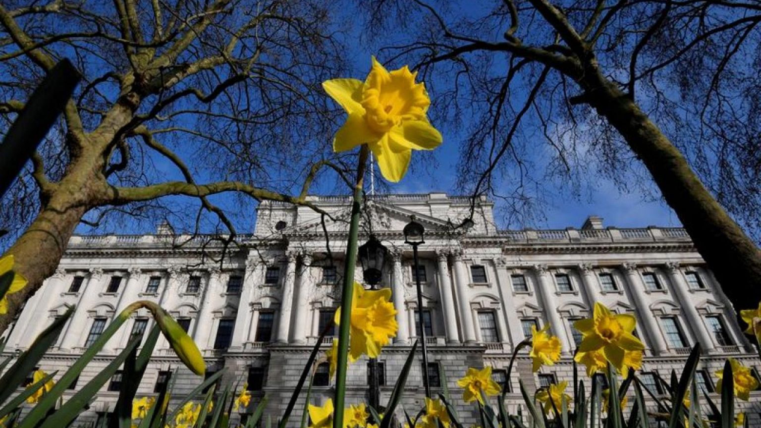 Britain proposes safety net against failing stablecoins