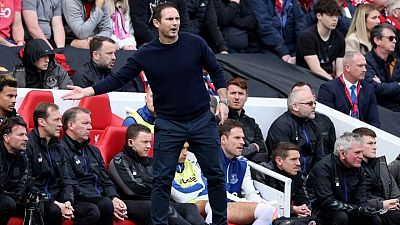 Soccer-Everton boss Lampard fined for criticising referee in Liverpool clash