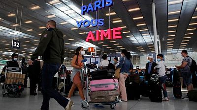 Aeropuertos de París y Eurostar advierten de interrupciones a los viajeros