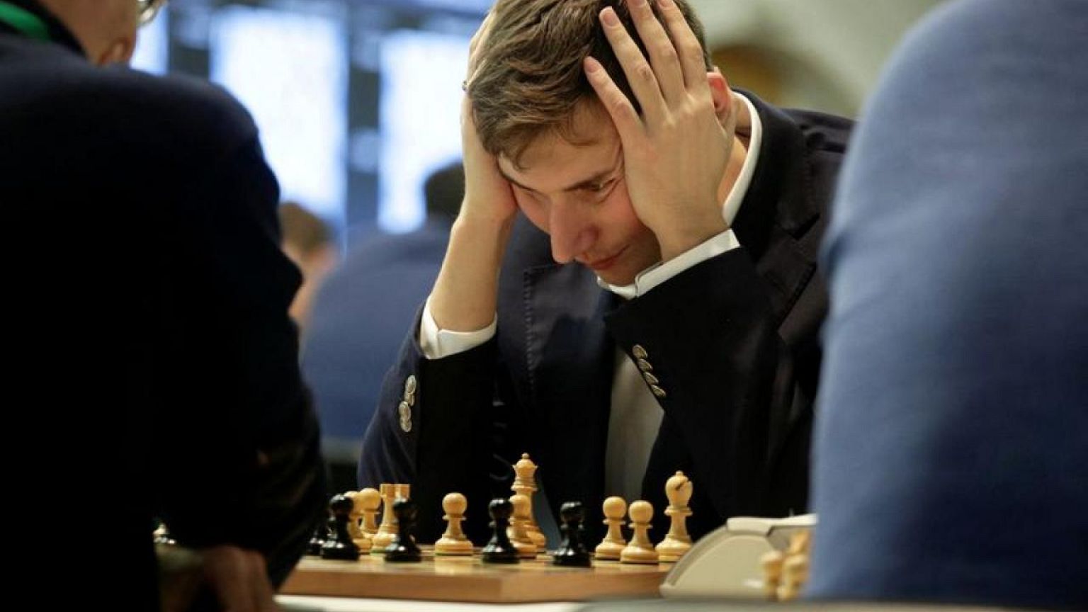 Chess-Putin gives award to grandmaster banned for backing Ukraine invasion