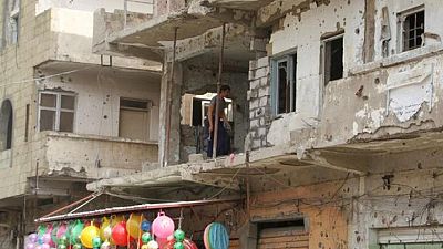 اليمنيون يواجهون صراعا يوميا للبقاء على قيد الحياة في تعز المحاصرة اليمنيون يواجهون صراعا يوميا للبقاء على قيد الحياة في تعز المحاصرة