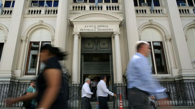 Analistas suben previsión inflación de Argentina para 2022 a 72,6%: banco central