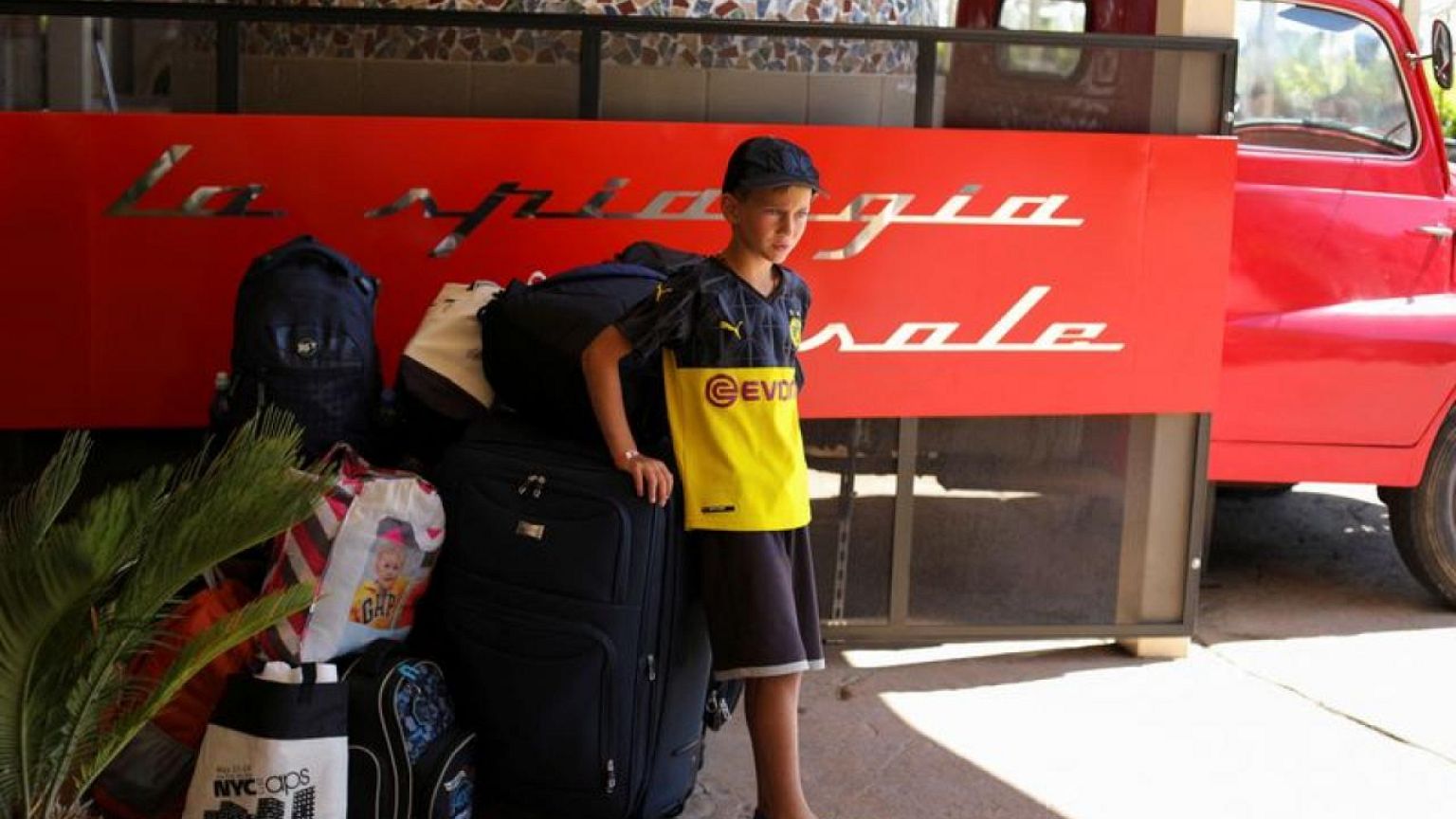 Back on the road: Ukrainian refugees have to vacate Bulgarian seaside hotels