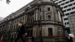 Kuroda, del Banco de Japón, promete mantener la política monetaria ultralaxa