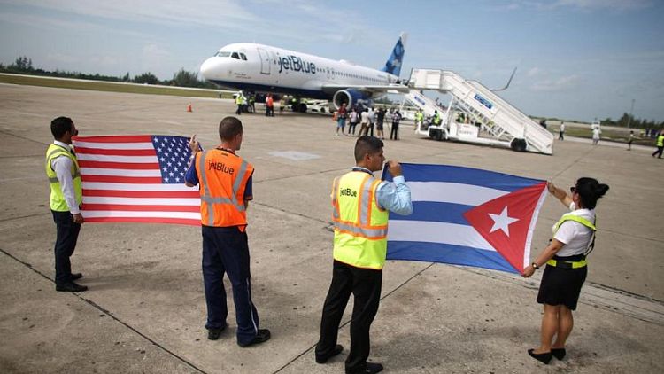 EEUU flexibiliza restricciones a viajes y remesas a Cuba en medio de críticas por la Cumbre