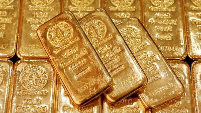 ارتفاع الذهب مع تراجع الدولار والاهتمام ينصب على المركزي الأوروبي