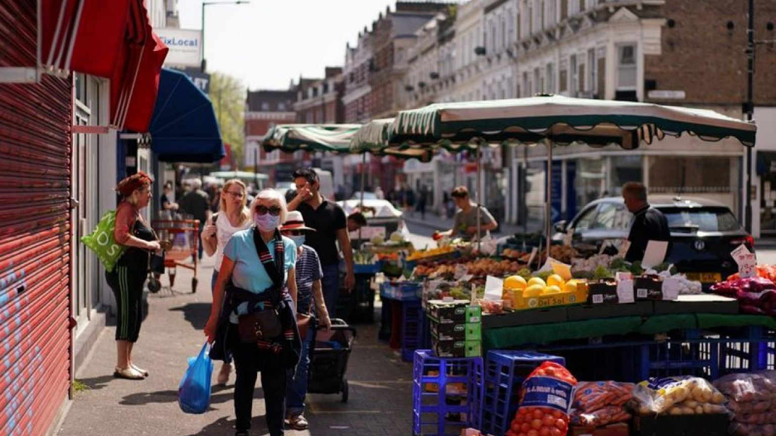 OECD says UK economy to flat-line in 2023, urges more support