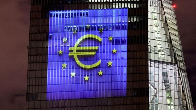 La zona euro evitará la recesión y el crecimiento se acelerará en el tercer trimestre -sondeo BCE