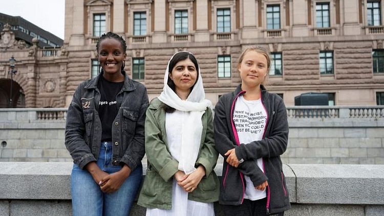 La activista Malala Yousafzai se una a la protesta por el clima