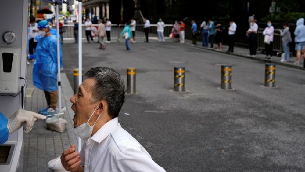 Beijing warns of “explosive” COVID outbreak;  Shanghai conducts massive tests