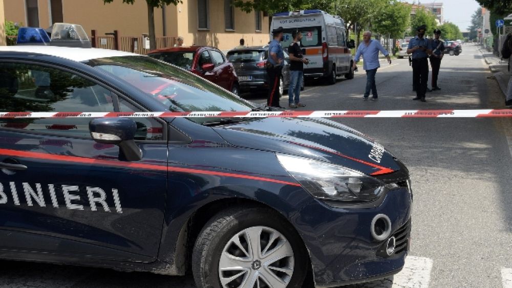 Donna morta in casa nel Cremonese, indagano i carabinieri