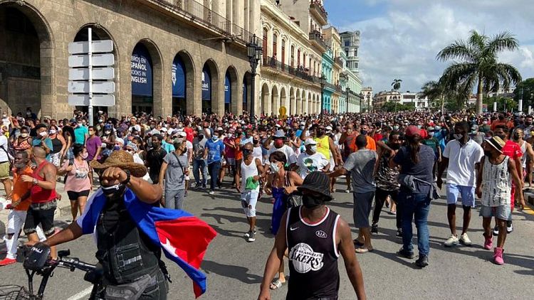 Cuba sanciona a unas 380 personas participantes en protestas antigubernamentales del 11J