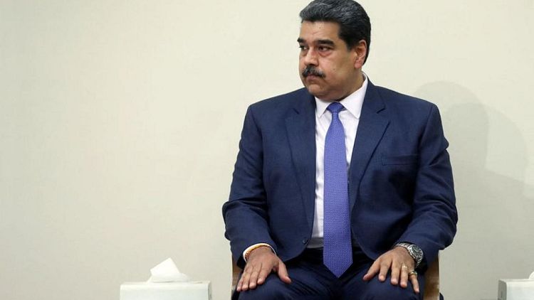 الرئيس الفنزويلي يصل قطر وسيجتمع مع الأمير