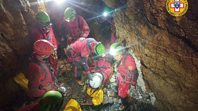 Gamba fratturata a -180 mt in Ogliastra, tecnici da sei regioni