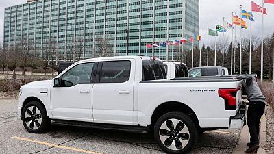 Ford desafiará a concesionarios a igualar los costos de venta más bajos de Tesla Ford desafiará a concesionarios a igualar los costos de venta más bajos de Tesla