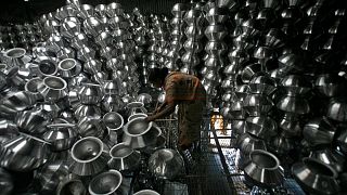 El aluminio profundiza sus pérdidas por el temor a que la recesión afecte la demanda