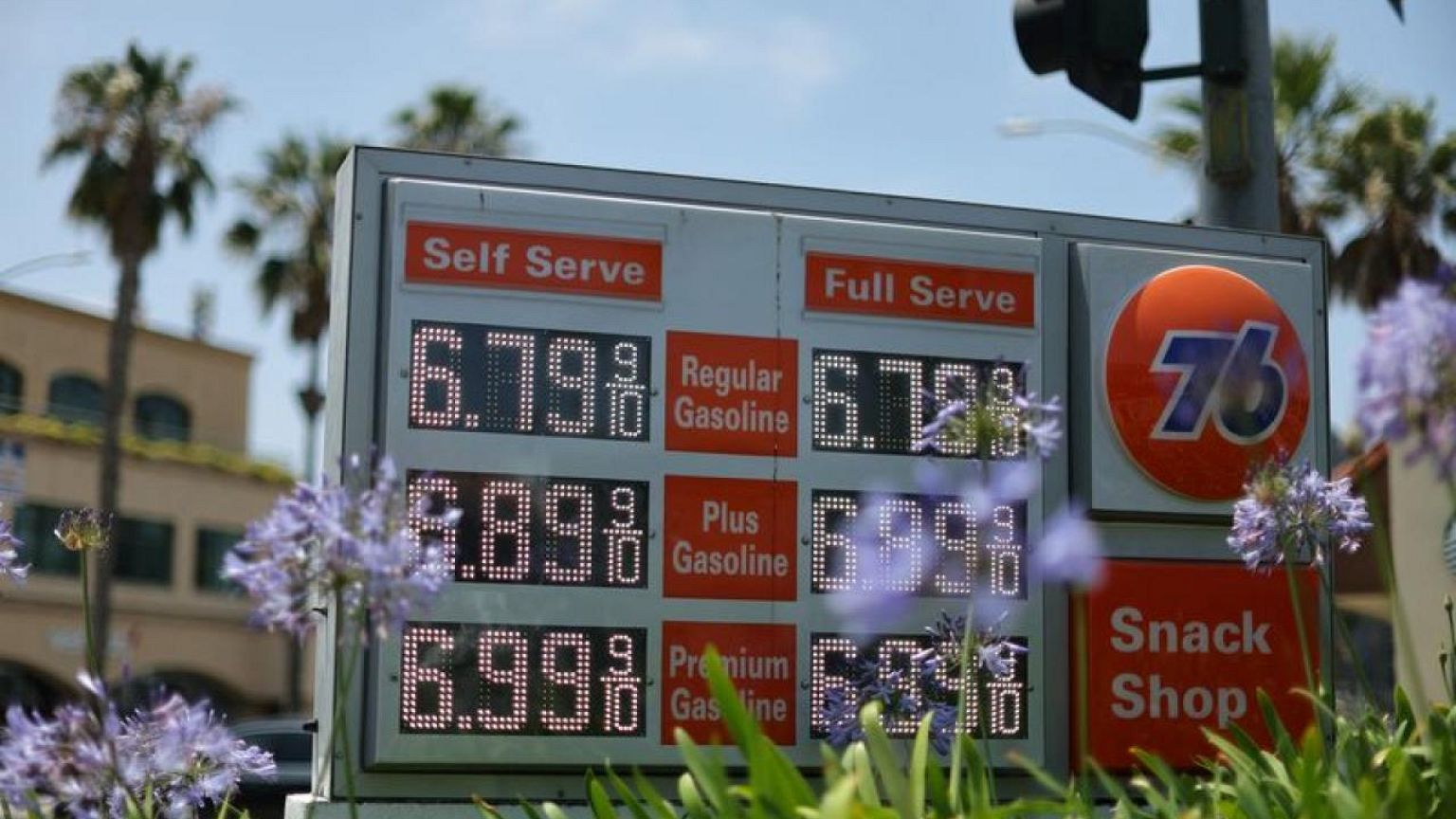 Biden exige a las petroleras que expliquen la falta de gasolina ante el alza de precios