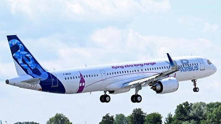 El avión de pasajeros Airbus A321XLR realiza su primer vuelo