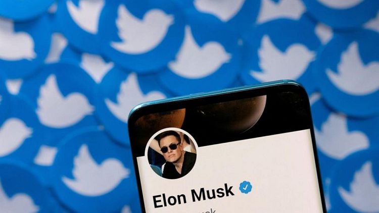 Elon Musk dice a empleados de Twitter que se racionalizará la plantilla