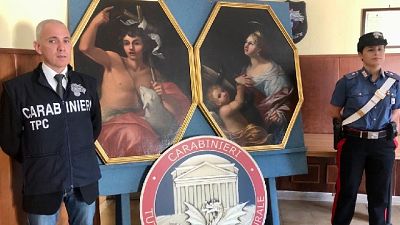 Sono finiti a casa d'aste e poi in vendita online Sono finiti a casa d'aste e poi in vendita online