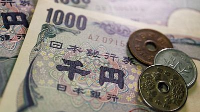 El yen cede sus ganancias tras ataque a Abe, euro y dólar se acercan a la paridad