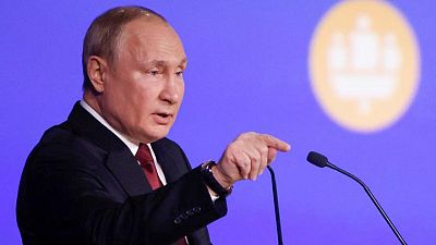 بوتين يحمل أمريكا مسؤولية اضطراب سوق الحبوب ويقول إن روسيا ستعزز الإنتاج