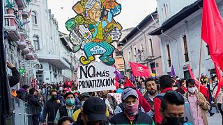 Manifestantes indígenas llegan a la capital de Ecuador en rechazo a políticas del gobierno