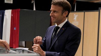 استطلاعات رأي: ماكرون في طريقه لخسارة الأغلبية المطلقة في البرلمان الفرنسي
