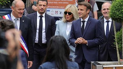 Macron pierde la mayoría absoluta en el parlamento, según proyecciones iniciales