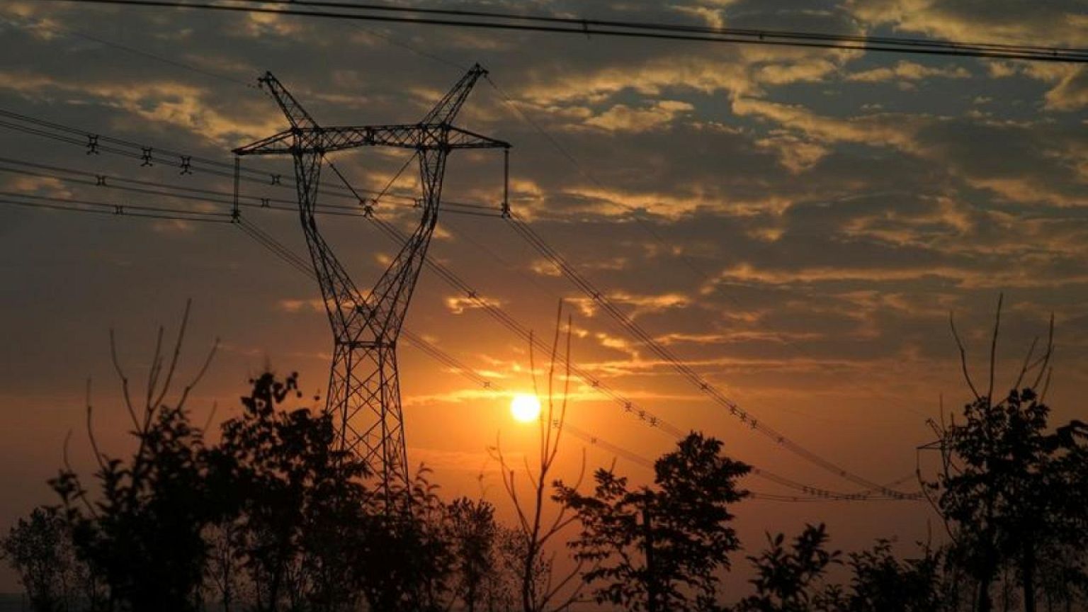 China power demand sets new records as heatwaves bake northern cities