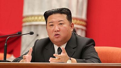 زعيم كوريا الشمالية يرأس اجتماعا عسكريا وسط توقعات إجراء تجربة نووية