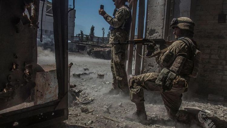 Ucrania dice que la batalla en el Dombás alcanza un "temible clímax"