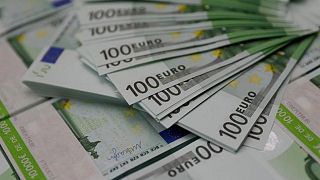 El euro cae a su nivel más bajo en dos décadas por temor a una recesión El euro cae a su nivel más bajo en dos décadas por temor a una recesión