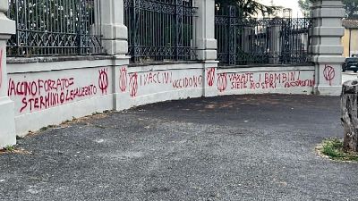 Al lavoro carabinieri e polizia. D'Amato, è un gesto grave Al lavoro carabinieri e polizia. D'Amato, è un gesto grave