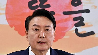 S.Korean leader's informal media events are a break with tradition
