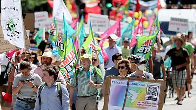 الآلاف يحتجون في ميونيخ لمطالبة مجموعة السبع بمجابهة الفقر وتغير المناخ