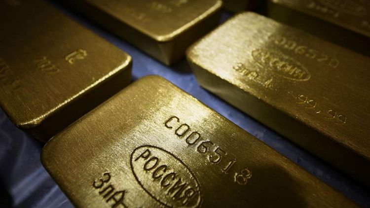الذهب ينخفض وسط تعاملات ضعيفة وبحث المستثمرين عن محفزات جديدة