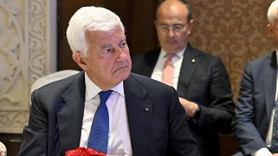 Intervenuti artificieri della Polizia, polvere da sparo e fili Intervenuti artificieri della Polizia, polvere da sparo e fili