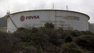 Interrupciones en suministro de luz y gas golpearon las exportaciones petroleras de Venezuela en julio