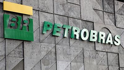 El directorio de Petrobras debatirá un cambio de la política de precios de los combustibles: reporte