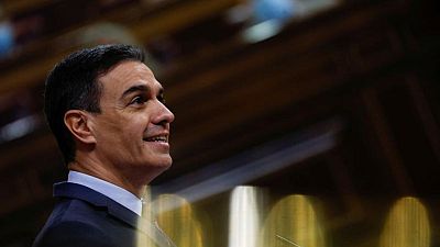 El Gobierno español registra en el Congreso el impuesto temporal a energéticas y bancos