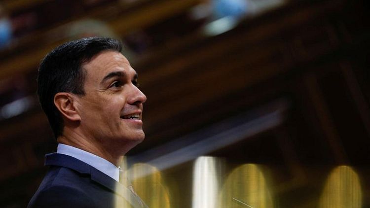 El Gobierno español registra en el Congreso el impuesto temporal a energéticas y bancos